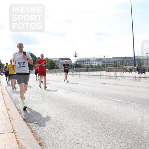 29.06.2025 - hella hamburg halbmarathon Lena Gebhardt http://msf.ph/oto/8316896 29.06.2025 10:12:37 Lombardsbrücke 14540, 7014, 8971, 817, 56, 1062, 1249, 1610, 1785, 1850, 1851, 1939, 2531, 2661, 2891, 2963, 2964, 3182, 3248, 3262, 3746, 4453, 4499, 4554, 5150, 5166, 5176, 5597, 5598, 6207, 6822, 6871, 6966, 7014, 7474, 7907, 8917, 8971, 9253, 9254, 9405, 9705, 10067, 10581, 10685, 11025, 11509, 12456, 13566, 13816, 14060, 14313, 14540, 14863, 14868, 14869, 15012, 15369, 16379, 16473, 16826, 16911, 17061, 17994, 18178, 18429, 18493, 18530 meine-sportfotos.de