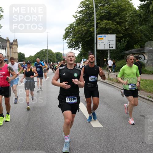29.06.2025 - hella hamburg halbmarathon Yannick Fuchs http://msf.ph/oto/8316918 29.06.2025 10:50:48 20KM 1485, 1583, 1955, 2034, 2417, 2676, 3413, 3435, 3836, 4167, 4940, 5033, 5418, 5492, 6272, 6399, 6416, 6835, 7716, 8393, 8542, 8652, 8669, 8825, 9488, 9577, 9727, 9820, 9907, 9934, 10133, 10212, 11043, 11083, 11212, 11590, 11612, 12014, 12348, 12440, 12523, 12712, 13394, 13666, 13750, 13863, 14139, 14369, 14678, 15097, 15145, 15431, 15695, 15712, 15726, 16113, 16257, 16261, 16470, 16634, 17160, 17617, 17779, 17828, 18208, 18652, 18719, 19091, 19184 meine-sportfotos.de