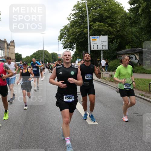 29.06.2025 - hella hamburg halbmarathon Yannick Fuchs http://msf.ph/oto/8316930 29.06.2025 10:50:48 20KM 1485, 1583, 1955, 2034, 2417, 2676, 3413, 3435, 3836, 4167, 4940, 5033, 5418, 5492, 6272, 6399, 6416, 6835, 7716, 8393, 8542, 8652, 8669, 8825, 9488, 9577, 9727, 9820, 9907, 9934, 10133, 10212, 11043, 11083, 11212, 11590, 11612, 12014, 12348, 12440, 12523, 12712, 13394, 13666, 13750, 13863, 14139, 14369, 14678, 15097, 15145, 15431, 15695, 15712, 15726, 16113, 16257, 16261, 16470, 16634, 17160, 17617, 17779, 17828, 18208, 18652, 18719, 19091, 19184 meine-sportfotos.de