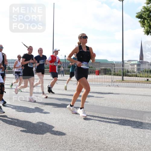 29.06.2025 - hella hamburg halbmarathon Lena Gebhardt http://msf.ph/oto/8316987 29.06.2025 10:00:00 Lombardsbrücke 1778, 1746, 6602, 2348, 11753, 8223, 1006, 1125, 1180, 1239, 1264, 1334, 1834, 1914, 1955, 2099, 2159, 2348, 2364, 2391, 2432, 2447, 2582, 2584, 2676, 2677, 2910, 3181, 3279, 3668, 3836, 3898, 4013, 4231, 4426, 4632, 4772, 4796, 4837, 5015, 5134, 5272, 5277, 5341, 6104, 6174, 6201, 6202, 6462, 6581, 6587, 8330, 8520, 8846, 9142, 9488, 9907, 9984, 10031, 11039, 11568, 11844 meine-sportfotos.de