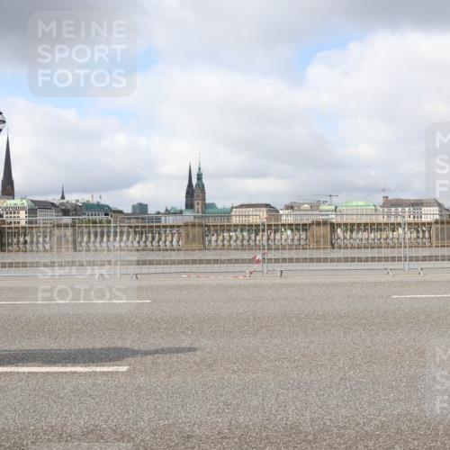29.06.2025 - hella hamburg halbmarathon Lena Gebhardt http://msf.ph/oto/8316999 29.06.2025 09:07:37 Lombardsbrücke  meine-sportfotos.de