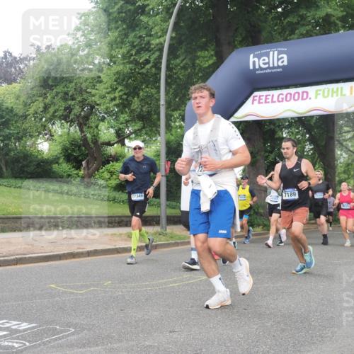 29.06.2025 - hella hamburg halbmarathon KatJ http://msf.ph/oto/8317000 29.06.2025 10:45:23 Zwischen KM18-KM19 1319, 2159, 4708, 4767, 5084, 6138, 6147, 7189 meine-sportfotos.de