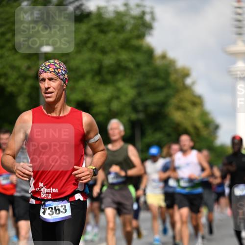 29.06.2025 - hella hamburg halbmarathon Dr. Thomas Lammeyer http://msf.ph/oto/8317015 29.06.2025 09:55:13 Kennedybrücke 1570, 1903, 1920, 1941, 2653, 2880, 3523, 4297, 4843, 4991, 4999, 5014, 5129, 5375, 5410, 6490, 6770, 7092, 7105, 7363, 7962, 8074, 8346, 8359, 8871, 8900, 9114, 9364, 9380, 10319, 10375, 10480, 10669, 11417 meine-sportfotos.de
