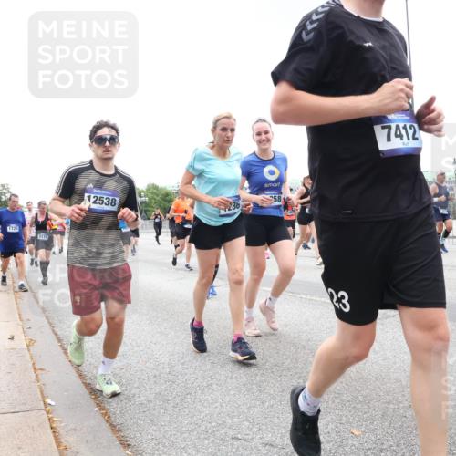 29.06.2025 - hella hamburg halbmarathon Lena Gebhardt http://msf.ph/oto/8317055 29.06.2025 10:47:11 Lombardsbrücke 1720, 5111, 12538, 286, 58, 23, 7412, 9774, 1073, 1185, 1286, 1363, 1463, 1523, 1593, 1607, 1704, 1720, 1961, 1999, 2148, 2162, 2211, 2320, 2327, 2407, 2537, 2555, 2556, 2665, 2981, 2994, 3277, 3406, 3407, 3823, 4184, 4239, 4325, 4342, 4483, 4806, 4895, 4974, 4975, 5111, 5114, 5700, 5796, 5895, 5953, 6255, 6256, 6485, 6496, 6740, 6879, 6995, 7073, 7403, 7412, 7430, 7431, 7630, 7631, 7827, 8105, 8131, 8486, 8553, 8684, 8706, 8915, 8953, 8967, 9018 meine-sportfotos.de