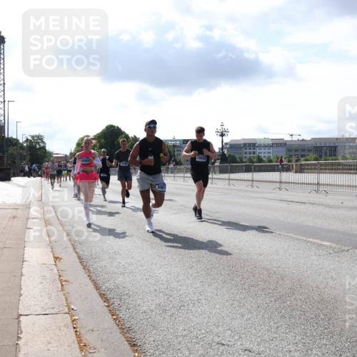 29.06.2025 - hella hamburg halbmarathon Lena Gebhardt http://msf.ph/oto/8317071 29.06.2025 09:47:43 Lombardsbrücke 10968, 2296, 8901, 18689, 8687, 1002, 1164, 1217, 1407, 1562, 1910, 1959, 2121, 2196, 2228, 2296, 2404, 2774, 2851, 3783, 4246, 4602, 4740, 5092, 5923, 5961, 6473, 6915, 7972, 8084, 8366, 8395, 8901, 9171, 9178, 9508, 9944, 10384, 10968, 11019, 11559, 11745, 11806, 12137, 12462, 12704, 12751, 12865, 13029, 13419, 13514, 13798, 13972, 14459, 14601, 14934, 14952, 15261, 15965, 16123, 16964, 17154, 18419 meine-sportfotos.de
