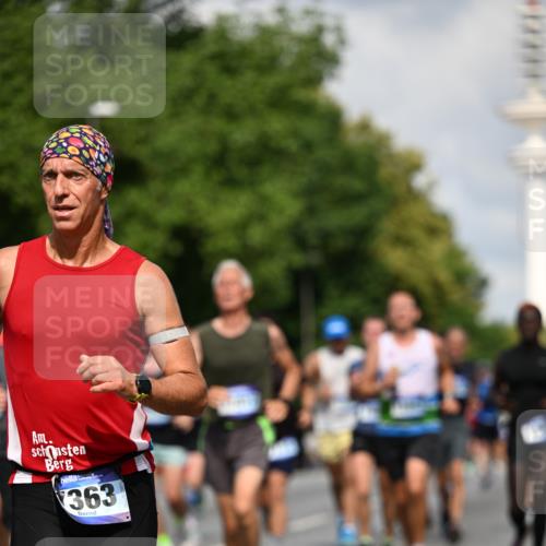 29.06.2025 - hella hamburg halbmarathon Dr. Thomas Lammeyer http://msf.ph/oto/8317080 29.06.2025 09:55:14 Kennedybrücke 1570, 1903, 1920, 1941, 2653, 2880, 3523, 4297, 4843, 4991, 4999, 5014, 5129, 5375, 5410, 6490, 6770, 7092, 7105, 7363, 7962, 8074, 8346, 8359, 8871, 8900, 9114, 9358, 9364, 9380, 10319, 10375, 10480, 10669, 11417 meine-sportfotos.de