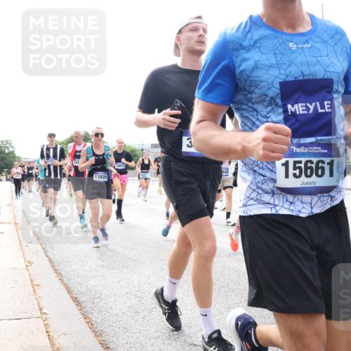 29.06.2025 - hella hamburg halbmarathon Lena Gebhardt http://msf.ph/oto/8317103 29.06.2025 10:22:30 Lombardsbrücke 172, 142, 13820, 18611, 3, 049, 15661, 1003, 1187, 1419, 1598, 1963, 2009, 2022, 2063, 2294, 2351, 2479, 2514, 2744, 2766, 2886, 3003, 3050, 3108, 3172, 3430, 3457, 3458, 3511, 3600, 3601, 3768, 3910, 3946, 4113, 4114, 4131, 4366, 4556, 4559, 4829, 4969, 4970, 5079, 5223, 5343, 5798, 5838, 6030, 6048, 6049, 6303, 6307, 6347, 6820, 6826, 6881, 6899, 6977, 7097, 7188, 7190, 7276, 7529, 7794, 7925, 8355, 8431, 8511, 8855, 8860, 8884, 8931, 8954, 9256, 10826, 14801 meine-sportfotos.de