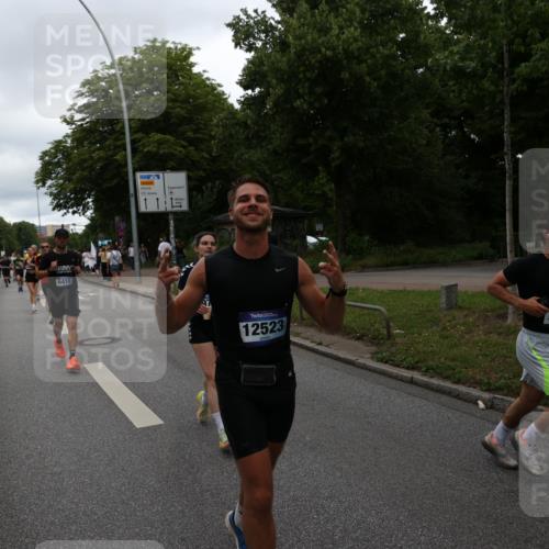 29.06.2025 - hella hamburg halbmarathon Yannick Fuchs http://msf.ph/oto/8317122 29.06.2025 10:50:49 20KM 1485, 1583, 1955, 2034, 2282, 2417, 2676, 3413, 3435, 3836, 4167, 4940, 5033, 5418, 5492, 6272, 6399, 6416, 6835, 7716, 8393, 8542, 8652, 8669, 8825, 9488, 9577, 9727, 9820, 9907, 9934, 10133, 10212, 11043, 11083, 11212, 11590, 11612, 12014, 12348, 12440, 12523, 13394, 13666, 13750, 13863, 14139, 14369, 14678, 15097, 15145, 15431, 15695, 15712, 15726, 16113, 16257, 16261, 16470, 16634, 16830, 16909, 17160, 17617, 17779, 17828, 18208, 18652, 18719, 19091, 19184 meine-sportfotos.de