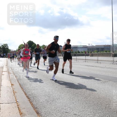 29.06.2025 - hella hamburg halbmarathon Lena Gebhardt http://msf.ph/oto/8317130 29.06.2025 09:47:43 Lombardsbrücke 10968, 2296, 1002, 1164, 1217, 1407, 1562, 1910, 1959, 2121, 2196, 2228, 2296, 2404, 2774, 2851, 3783, 4246, 4602, 4740, 5092, 5923, 5961, 6473, 6915, 7972, 8084, 8366, 8395, 8901, 9171, 9178, 9508, 9944, 10384, 10968, 11019, 11559, 11745, 11806, 12137, 12462, 12704, 12751, 12865, 13029, 13419, 13514, 13798, 13972, 14459, 14601, 14934, 14952, 15261, 15965, 16123, 16964, 17154, 18419 meine-sportfotos.de