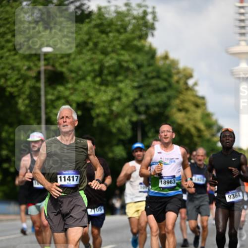 29.06.2025 - hella hamburg halbmarathon Dr. Thomas Lammeyer http://msf.ph/oto/8317171 29.06.2025 09:55:14 Kennedybrücke 1570, 1903, 1920, 1941, 2653, 2880, 3523, 4297, 4843, 4991, 4999, 5014, 5129, 5375, 5410, 6490, 6770, 7092, 7105, 7363, 7962, 8074, 8346, 8359, 8871, 8900, 9114, 9358, 9364, 9380, 10319, 10375, 10480, 10669, 11417 meine-sportfotos.de