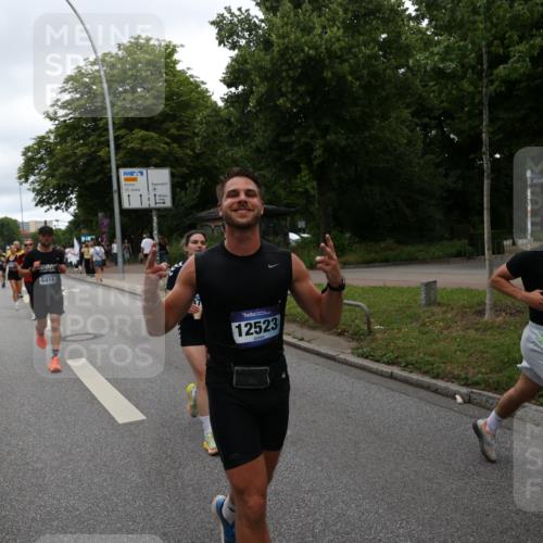 29.06.2025 - hella hamburg halbmarathon Yannick Fuchs http://msf.ph/oto/8317172 29.06.2025 10:50:49 20KM 1485, 1583, 1955, 2034, 2282, 2417, 2676, 3413, 3435, 3836, 4167, 4940, 5033, 5418, 5492, 6272, 6399, 6416, 6835, 7716, 8393, 8542, 8652, 8669, 8825, 9488, 9577, 9727, 9820, 9907, 9934, 10133, 10212, 11043, 11083, 11212, 11590, 11612, 12014, 12348, 12440, 12523, 13394, 13666, 13750, 13863, 14139, 14369, 14678, 15097, 15145, 15431, 15695, 15712, 15726, 16113, 16257, 16261, 16470, 16634, 16830, 16909, 17160, 17617, 17779, 17828, 18208, 18652, 18719, 19091, 19184 meine-sportfotos.de
