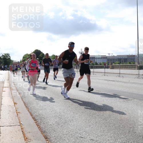 29.06.2025 - hella hamburg halbmarathon Lena Gebhardt http://msf.ph/oto/8317174 29.06.2025 09:47:43 Lombardsbrücke 10968, 2296, 890, 8689, 555655, 1002, 1164, 1217, 1407, 1562, 1910, 1959, 2121, 2196, 2228, 2296, 2404, 2774, 2851, 3783, 4246, 4602, 4740, 5092, 5923, 5961, 6473, 6915, 7972, 8084, 8366, 8395, 8901, 9171, 9178, 9508, 9944, 10384, 10968, 11019, 11559, 11745, 11806, 12137, 12462, 12704, 12751, 12865, 13029, 13419, 13514, 13798, 13972, 14459, 14601, 14934, 14952, 15261, 15965, 16123, 16964, 17154, 18419 meine-sportfotos.de