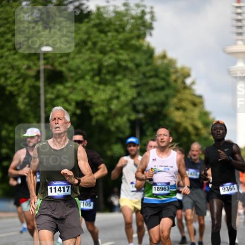 29.06.2025 - hella hamburg halbmarathon Dr. Thomas Lammeyer http://msf.ph/oto/8317186 29.06.2025 09:55:15 Kennedybrücke 1570, 1903, 1920, 1941, 2653, 2880, 3437, 3523, 4297, 4991, 4999, 5014, 5129, 5410, 6490, 6770, 7092, 7105, 7363, 7962, 8074, 8346, 8359, 8871, 8900, 9114, 9358, 9364, 9380, 10319, 10375, 10480, 10669, 11021, 11417 meine-sportfotos.de