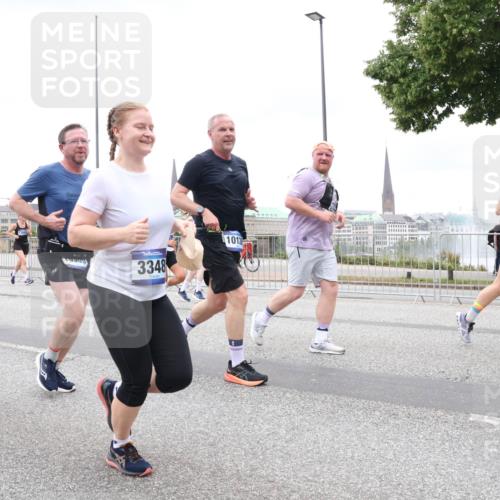 29.06.2025 - hella hamburg halbmarathon Lena Gebhardt http://msf.ph/oto/8317193 29.06.2025 10:56:59 Lombardsbrücke 5589, 3348, 1013, 1207, 2143, 2307, 2370, 2871, 2887, 2932, 2991, 3348, 3387, 3418, 3438, 3470, 3485, 3516, 3517, 3520, 3614, 3723, 3851, 4094, 4118, 4241, 4485, 4568, 4569, 4611, 4773, 4998, 5057, 5237, 5316, 5438, 5589, 5639, 5911, 5944, 6053, 6284, 6348, 6349, 6832, 6981, 7307, 7381, 7416, 7417, 7592, 7787, 7964, 8039, 8108, 8150, 8197, 8224, 8546, 8606, 8679, 8939, 8943, 9110, 9172, 9210, 9298, 9299, 9910, 10555, 10569, 10571 meine-sportfotos.de