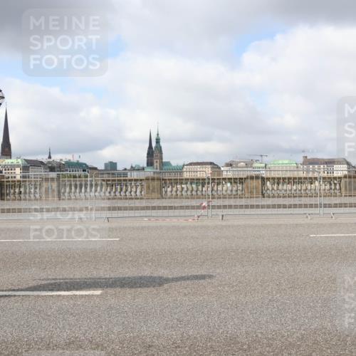 29.06.2025 - hella hamburg halbmarathon Lena Gebhardt http://msf.ph/oto/8317197 29.06.2025 09:07:37 Lombardsbrücke  meine-sportfotos.de