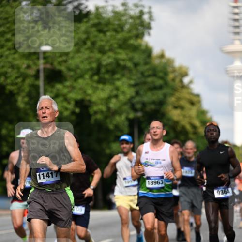 29.06.2025 - hella hamburg halbmarathon Dr. Thomas Lammeyer http://msf.ph/oto/8317199 29.06.2025 09:55:15 Kennedybrücke 1570, 1903, 1920, 1941, 2653, 2880, 3437, 3523, 4297, 4991, 4999, 5014, 5129, 5410, 6490, 6770, 7092, 7105, 7363, 7962, 8074, 8346, 8359, 8871, 8900, 9114, 9358, 9364, 9380, 10319, 10375, 10480, 10669, 11021, 11417 meine-sportfotos.de