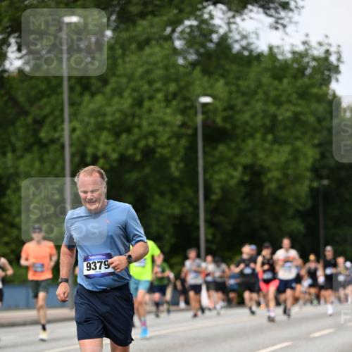 29.06.2025 - hella hamburg halbmarathon Dr. Thomas Lammeyer http://msf.ph/oto/8317205 29.06.2025 10:38:48 Kennedybrücke 2355, 2376, 2751, 2801, 3145, 3420, 3829, 4479, 4540, 5453, 5609, 6105, 6171, 6310, 6329, 6843, 7299, 7644, 8021, 8589, 8965, 9379, 9448, 9514, 10674, 11122, 11245 meine-sportfotos.de