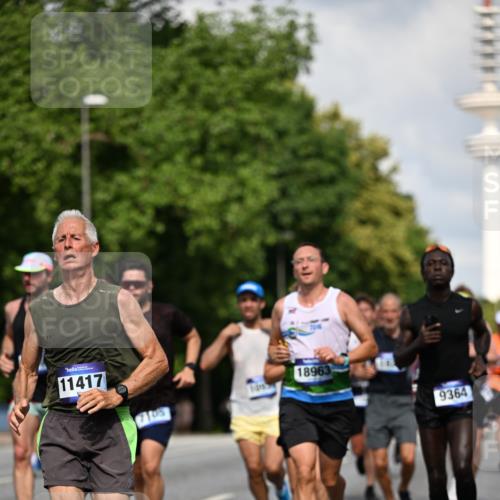 29.06.2025 - hella hamburg halbmarathon Dr. Thomas Lammeyer http://msf.ph/oto/8317218 29.06.2025 09:55:15 Kennedybrücke 1570, 1903, 1920, 1941, 2653, 2880, 3437, 3523, 4297, 4991, 4999, 5014, 5129, 5410, 6490, 6770, 7092, 7105, 7363, 7962, 8074, 8346, 8359, 8871, 8900, 9114, 9358, 9364, 9380, 10319, 10375, 10480, 10669, 11021, 11417 meine-sportfotos.de