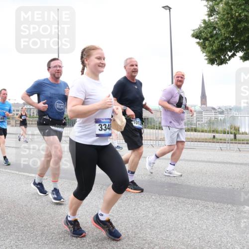 29.06.2025 - hella hamburg halbmarathon Lena Gebhardt http://msf.ph/oto/8317220 29.06.2025 10:57:00 Lombardsbrücke 5589, 3348, 013, 1207, 2143, 2307, 2370, 2871, 2887, 2932, 2991, 3195, 3348, 3387, 3418, 3438, 3470, 3485, 3516, 3517, 3520, 3614, 3723, 3851, 4086, 4094, 4106, 4118, 4241, 4485, 4568, 4569, 4611, 4773, 4998, 5057, 5316, 5438, 5589, 5639, 5911, 5944, 6053, 6284, 6348, 6349, 6832, 6981, 7381, 7416, 7417, 7592, 7787, 7964, 8039, 8108, 8150, 8197, 8224, 8546, 8606, 8679, 8851, 8939, 8943, 9110, 9172, 9210, 9298, 9299, 9910, 10555, 10569, 10571 meine-sportfotos.de