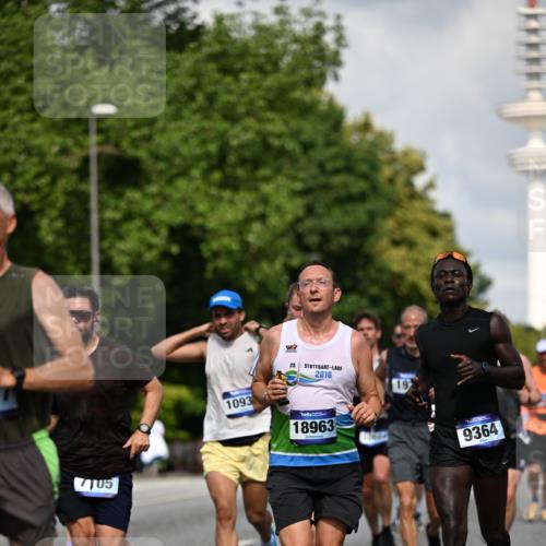 29.06.2025 - hella hamburg halbmarathon Dr. Thomas Lammeyer http://msf.ph/oto/8317260 29.06.2025 09:55:15 Kennedybrücke 1570, 1903, 1920, 1941, 2653, 2880, 3437, 3523, 4297, 4991, 4999, 5014, 5129, 5410, 6490, 6770, 7092, 7105, 7363, 7962, 8074, 8346, 8359, 8871, 8900, 9114, 9358, 9364, 9380, 10319, 10375, 10480, 10669, 11021, 11417 meine-sportfotos.de