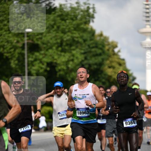 29.06.2025 - hella hamburg halbmarathon Dr. Thomas Lammeyer http://msf.ph/oto/8317280 29.06.2025 09:55:15 Kennedybrücke 1570, 1903, 1920, 1941, 2653, 2880, 3437, 3523, 4297, 4991, 4999, 5014, 5129, 5410, 6490, 6770, 7092, 7105, 7363, 7962, 8074, 8346, 8359, 8871, 8900, 9114, 9358, 9364, 9380, 10319, 10375, 10480, 10669, 11021, 11417 meine-sportfotos.de