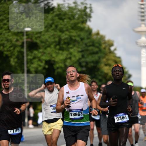 29.06.2025 - hella hamburg halbmarathon Dr. Thomas Lammeyer http://msf.ph/oto/8317320 29.06.2025 09:55:16 Kennedybrücke 1312, 1570, 1903, 1920, 1941, 2653, 2880, 3437, 3523, 4297, 4991, 4999, 5014, 5129, 5410, 5987, 6490, 6770, 7092, 7105, 7363, 7962, 8074, 8346, 8359, 8871, 8900, 9114, 9358, 9364, 9380, 10319, 10375, 10480, 10669, 11021, 11417 meine-sportfotos.de