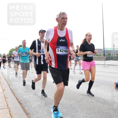 29.06.2025 - hella hamburg halbmarathon Lena Gebhardt http://msf.ph/oto/8317397 29.06.2025 10:22:32 Lombardsbrücke 6347, 8511, 729, 14240, 10663, 60, 1003, 1029, 1187, 1419, 1598, 2009, 2022, 2063, 2294, 2351, 2479, 2514, 2766, 2886, 3003, 3050, 3108, 3172, 3430, 3457, 3458, 3511, 3600, 3601, 3910, 3946, 4113, 4114, 4131, 4366, 4556, 4559, 4829, 4969, 4970, 5079, 5223, 5343, 5798, 5838, 6030, 6048, 6049, 6303, 6307, 6347, 6820, 6826, 6899, 6977, 7097, 7188, 7190, 7276, 7529, 7794, 7925, 8355, 8431, 8511, 8855, 8884, 8931, 8954, 9256, 10826, 14525, 14801 meine-sportfotos.de