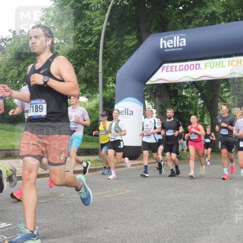 29.06.2025 - hella hamburg halbmarathon KatJ http://msf.ph/oto/8317447 29.06.2025 10:45:24 Zwischen KM18-KM19 1319, 2159, 4767, 5084, 6138, 7189 meine-sportfotos.de