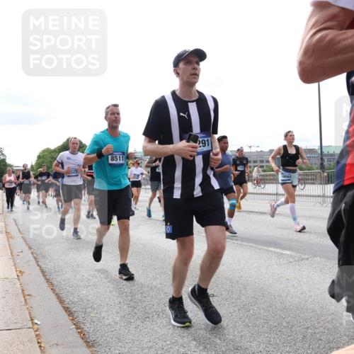 29.06.2025 - hella hamburg halbmarathon Lena Gebhardt http://msf.ph/oto/8317465 29.06.2025 10:22:32 Lombardsbrücke 347, 8511, 291, 10663, 1003, 1029, 1187, 1419, 1598, 2009, 2022, 2063, 2294, 2351, 2479, 2514, 2766, 2886, 3003, 3050, 3108, 3172, 3430, 3457, 3458, 3511, 3600, 3601, 3910, 3946, 4113, 4114, 4131, 4366, 4556, 4559, 4829, 4969, 4970, 5079, 5223, 5343, 5798, 5838, 6030, 6048, 6049, 6303, 6307, 6347, 6820, 6826, 6899, 6977, 7097, 7188, 7190, 7276, 7529, 7794, 7925, 8355, 8431, 8511, 8855, 8884, 8931, 8954, 9256, 10826, 14525, 14801 meine-sportfotos.de