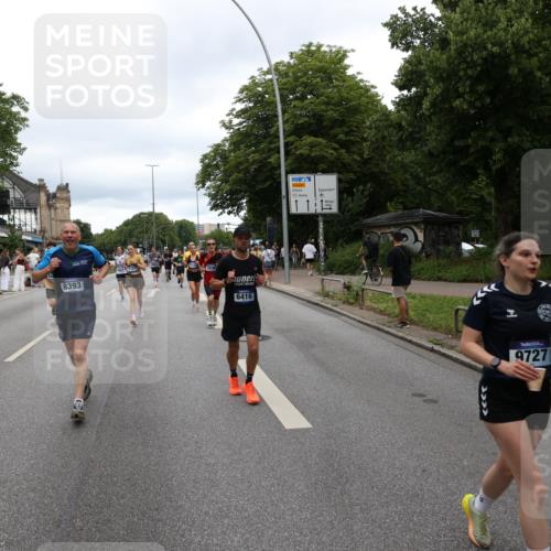 29.06.2025 - hella hamburg halbmarathon Yannick Fuchs http://msf.ph/oto/8317480 29.06.2025 10:50:50 20KM 1485, 1955, 2034, 2282, 2417, 2676, 3413, 3435, 3836, 4167, 4940, 5033, 5492, 6272, 6399, 6416, 6835, 7716, 8393, 8542, 8652, 8669, 8825, 9488, 9577, 9727, 9820, 9907, 9934, 10133, 10212, 11043, 11083, 11212, 11590, 11612, 12014, 12348, 12440, 12523, 13394, 13666, 13750, 13863, 14139, 14369, 14678, 15097, 15145, 15431, 15695, 15712, 15726, 16113, 16257, 16261, 16470, 16634, 16830, 16909, 17160, 17617, 17779, 17828, 18208, 18652, 18719, 19184 meine-sportfotos.de