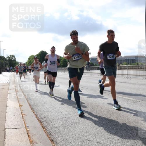 29.06.2025 - hella hamburg halbmarathon Lena Gebhardt http://msf.ph/oto/8317484 29.06.2025 09:47:45 Lombardsbrücke 2196, 2296, 14601, 1002, 1164, 1217, 1407, 1562, 1910, 2121, 2196, 2228, 2296, 2404, 2774, 2851, 3783, 4246, 4602, 4740, 5092, 5923, 5961, 6473, 6915, 7972, 8084, 8366, 8395, 8901, 9171, 9178, 9508, 9944, 10384, 10968, 11019, 11559, 11745, 11806, 12137, 12462, 12704, 12751, 12865, 13029, 13419, 13514, 13798, 13854, 14387, 14459, 14601, 14934, 14952, 15261, 15965, 16123, 16964, 17154, 18419 meine-sportfotos.de