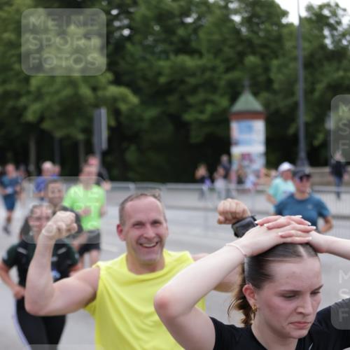 29.06.2025 - hella hamburg halbmarathon Jannik Wohlers http://msf.ph/oto/8317492 29.06.2025 10:39:01 Lombardsbrücke 1856, 1883, 2092, 2843, 3275, 3353, 3727, 4523, 4603, 4609, 4659, 4855, 4882, 6321, 6342, 6343, 6719, 6726, 6748, 7341, 7501, 7506, 7524, 7684, 8203, 8243, 8995, 9393, 9420, 9569, 9698, 9777, 10512, 10516, 10626, 10627, 10849, 10888, 11129, 11313, 11381, 11382, 11461, 11533, 11729, 12150, 12217, 12391, 12680, 13178, 13461, 13495, 13519, 14111, 14114, 14299, 14871, 14956, 15112, 15262, 15433, 15494, 15536, 15765, 16178, 16382, 16866, 16869, 16884, 17368, 17536, 17666 meine-sportfotos.de