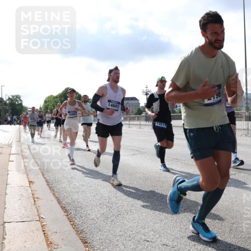 29.06.2025 - hella hamburg halbmarathon Lena Gebhardt http://msf.ph/oto/8317623 29.06.2025 09:47:46 Lombardsbrücke 16964, 17, 14601, 13514, 1002, 1164, 1217, 1562, 1910, 2121, 2196, 2228, 2296, 2404, 2774, 2851, 3783, 4246, 4602, 5092, 5923, 5961, 6473, 6915, 7972, 8084, 8362, 8366, 8395, 8901, 9171, 9178, 9944, 10384, 10900, 10968, 11019, 11559, 11745, 11806, 12137, 12462, 12704, 12751, 12865, 13029, 13419, 13514, 13798, 13854, 14387, 14459, 14601, 14934, 14952, 15261, 15415, 15965, 16123, 16964, 17154, 18419 meine-sportfotos.de