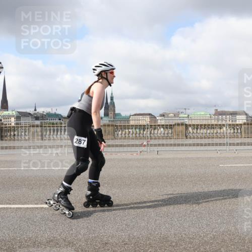 29.06.2025 - hella hamburg halbmarathon Lena Gebhardt http://msf.ph/oto/8317739 29.06.2025 09:07:38 Lombardsbrücke 287 meine-sportfotos.de