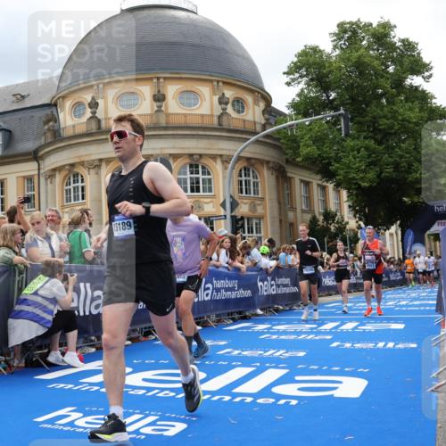 29.06.2025 - hella hamburg halbmarathon Strokosch-Dieckow http://msf.ph/oto/8317749 29.06.2025 10:58:09 Ziel 1563, 1611, 2907, 4319, 4426, 4592, 6104, 6892, 8290, 9230, 10408, 13666, 14631, 15125, 15189, 18068 meine-sportfotos.de