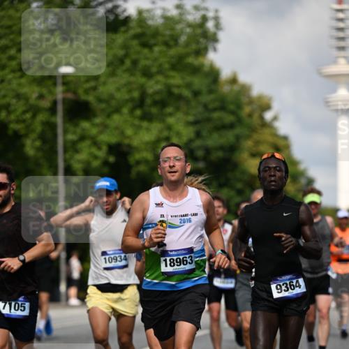 29.06.2025 - hella hamburg halbmarathon Dr. Thomas Lammeyer http://msf.ph/oto/8317762 29.06.2025 09:55:16 Kennedybrücke 1312, 1570, 1903, 1920, 1941, 2653, 2880, 3437, 3523, 4297, 4991, 4999, 5014, 5129, 5410, 5987, 6490, 6770, 7092, 7105, 7363, 7962, 8074, 8346, 8359, 8871, 8900, 9114, 9358, 9364, 9380, 10319, 10375, 10480, 10669, 11021, 11417 meine-sportfotos.de