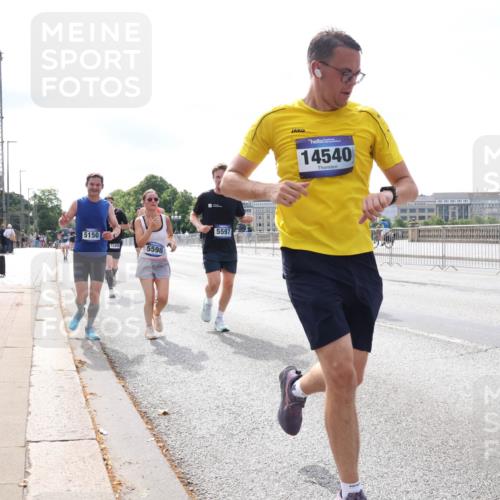 29.06.2025 - hella hamburg halbmarathon Lena Gebhardt http://msf.ph/oto/8317812 29.06.2025 10:12:40 Lombardsbrücke 5150, 12456, 5598, 5597, 14540, 1249, 1020, 1051, 1249, 1610, 1785, 1850, 1851, 1939, 2531, 2661, 2891, 2942, 2963, 2964, 3182, 3248, 3262, 3746, 4453, 4499, 4532, 4554, 5150, 5166, 5176, 5597, 5598, 6207, 6822, 6871, 6966, 7014, 7474, 7907, 8917, 8971, 9253, 9254, 9405, 10067, 10402, 10581, 10685, 11025, 11509, 11720, 12456, 13566, 13816, 14313, 14540, 14863, 14868, 14869, 15012, 15369, 15531, 16323, 16379, 16473, 16826, 16911, 17061, 17994, 18178, 18493, 18530 meine-sportfotos.de