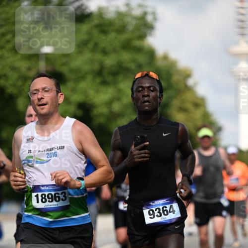 29.06.2025 - hella hamburg halbmarathon Dr. Thomas Lammeyer http://msf.ph/oto/8317890 29.06.2025 09:55:17 Kennedybrücke 1312, 1570, 1903, 1920, 2653, 2880, 3437, 4297, 4991, 4999, 5014, 5129, 5410, 5987, 6490, 6770, 7092, 7105, 7363, 7962, 8074, 8346, 8359, 8871, 8900, 9114, 9358, 9364, 10319, 10375, 10480, 10669, 11021, 11417 meine-sportfotos.de