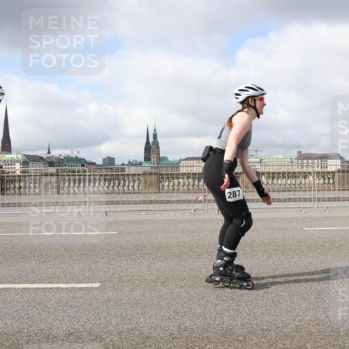 29.06.2025 - hella hamburg halbmarathon Lena Gebhardt http://msf.ph/oto/8317913 29.06.2025 09:07:38 Lombardsbrücke 287 meine-sportfotos.de