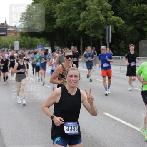 29.06.2025 - hella hamburg halbmarathon Jannik Wohlers http://msf.ph/oto/8317917 29.06.2025 10:39:03 Lombardsbrücke 1856, 1883, 2092, 2578, 2843, 3275, 3353, 3727, 4523, 4603, 4609, 4659, 4855, 4882, 5045, 6321, 6342, 6343, 6719, 6726, 6748, 7501, 7524, 7684, 8203, 8243, 8995, 9393, 9569, 9698, 9777, 10512, 10626, 10627, 10849, 10888, 11129, 11313, 11381, 11382, 11461, 11533, 11729, 12150, 12217, 12391, 12680, 13178, 13461, 13495, 13519, 14111, 14114, 14299, 14674, 14871, 15112, 15433, 15494, 15536, 16178, 16382, 16866, 16869, 16884, 17379, 17536, 17666 meine-sportfotos.de