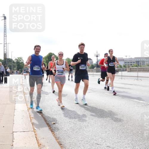 29.06.2025 - hella hamburg halbmarathon Lena Gebhardt http://msf.ph/oto/8317920 29.06.2025 10:12:40 Lombardsbrücke 5150, 5598, 5597, 4554, 1020, 1051, 1249, 1610, 1785, 1850, 1851, 1939, 2531, 2661, 2891, 2942, 2963, 2964, 3182, 3248, 3262, 3746, 4453, 4499, 4532, 4554, 5150, 5166, 5176, 5597, 5598, 6207, 6822, 6871, 6966, 7014, 7474, 7907, 8917, 8971, 9253, 9254, 9405, 10067, 10402, 10581, 10685, 11025, 11509, 11720, 12456, 13566, 13816, 14313, 14540, 14863, 14868, 14869, 15012, 15369, 15531, 16323, 16379, 16473, 16826, 16911, 17061, 17994, 18178, 18493, 18530 meine-sportfotos.de