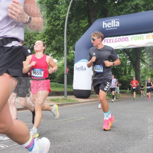 29.06.2025 - hella hamburg halbmarathon KatJ http://msf.ph/oto/8317935 29.06.2025 10:45:26 Zwischen KM18-KM19 2159, 4767, 7189 meine-sportfotos.de