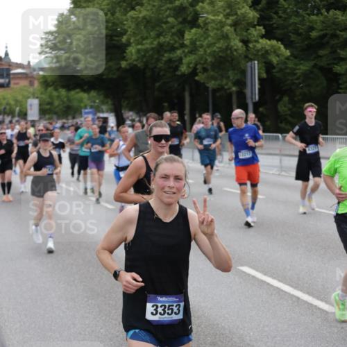 29.06.2025 - hella hamburg halbmarathon Jannik Wohlers http://msf.ph/oto/8317960 29.06.2025 10:39:03 Lombardsbrücke 1856, 1883, 2092, 2578, 2843, 3275, 3353, 3727, 4523, 4603, 4609, 4659, 4855, 4882, 5045, 6321, 6342, 6343, 6719, 6726, 6748, 7501, 7524, 7684, 8203, 8243, 8995, 9393, 9569, 9698, 9777, 10512, 10626, 10627, 10849, 10888, 11129, 11313, 11381, 11382, 11461, 11533, 11729, 12150, 12217, 12391, 12680, 13178, 13461, 13495, 13519, 14111, 14114, 14299, 14674, 14871, 15112, 15433, 15494, 15536, 16178, 16382, 16866, 16869, 16884, 17379, 17536, 17666 meine-sportfotos.de
