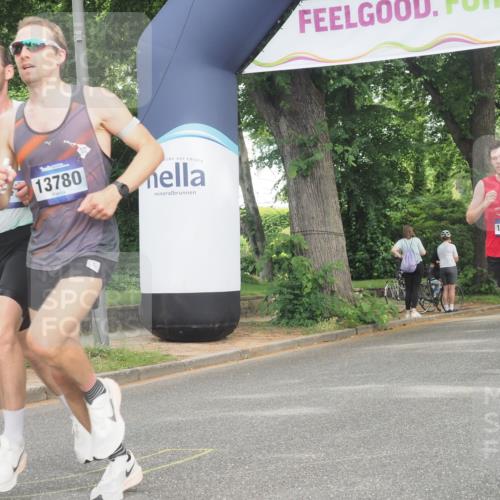 29.06.2025 - hella hamburg halbmarathon KatJ http://msf.ph/oto/8317993 29.06.2025 10:16:01 Zwischen KM18-KM19  meine-sportfotos.de