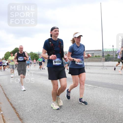 29.06.2025 - hella hamburg halbmarathon Lena Gebhardt http://msf.ph/oto/8318009 29.06.2025 10:57:03 Lombardsbrücke 18281, 9404, 02, 15630, 100, 1207, 2041, 2370, 2871, 2887, 2932, 2991, 3195, 3348, 3387, 3418, 3438, 3470, 3485, 3516, 3517, 3614, 3723, 3851, 4086, 4094, 4106, 4118, 4241, 4485, 4568, 4569, 4611, 4998, 5057, 5316, 5589, 5639, 5911, 5944, 6053, 6284, 6348, 6349, 6832, 6981, 7381, 7416, 7417, 7592, 7787, 7964, 8039, 8150, 8197, 8224, 8546, 8552, 8679, 8851, 8853, 8939, 8943, 9110, 9172, 9210, 9298, 9299, 9910, 10571 meine-sportfotos.de