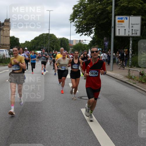 29.06.2025 - hella hamburg halbmarathon Yannick Fuchs http://msf.ph/oto/8318070 29.06.2025 10:50:51 20KM 1485, 1955, 2034, 2282, 2417, 2676, 3413, 3435, 3836, 4167, 4940, 5033, 5492, 6272, 6399, 6416, 6835, 7716, 8393, 8542, 8652, 8669, 8825, 9488, 9577, 9727, 9820, 9907, 9934, 10133, 10212, 11043, 11083, 11212, 11590, 11612, 11832, 12014, 12440, 12523, 13394, 13666, 13750, 13863, 14139, 14369, 14678, 15097, 15145, 15431, 15695, 15712, 15726, 16113, 16257, 16261, 16470, 16634, 16830, 16909, 17160, 17617, 17779, 17828, 18208, 18652, 18719, 19184 meine-sportfotos.de