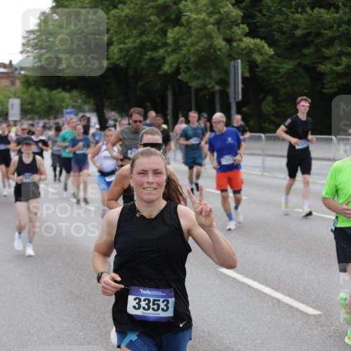 29.06.2025 - hella hamburg halbmarathon Jannik Wohlers http://msf.ph/oto/8318079 29.06.2025 10:39:03 Lombardsbrücke 1856, 1883, 2092, 2578, 2843, 3275, 3353, 3727, 4523, 4603, 4609, 4659, 4855, 4882, 5045, 6321, 6342, 6343, 6719, 6726, 6748, 7501, 7524, 7684, 8203, 8243, 8995, 9393, 9569, 9698, 9777, 10512, 10626, 10627, 10849, 10888, 11129, 11313, 11381, 11382, 11461, 11533, 11729, 12150, 12217, 12391, 12680, 13178, 13461, 13495, 13519, 14111, 14114, 14299, 14674, 14871, 15112, 15433, 15494, 15536, 16178, 16382, 16866, 16869, 16884, 17379, 17536, 17666 meine-sportfotos.de