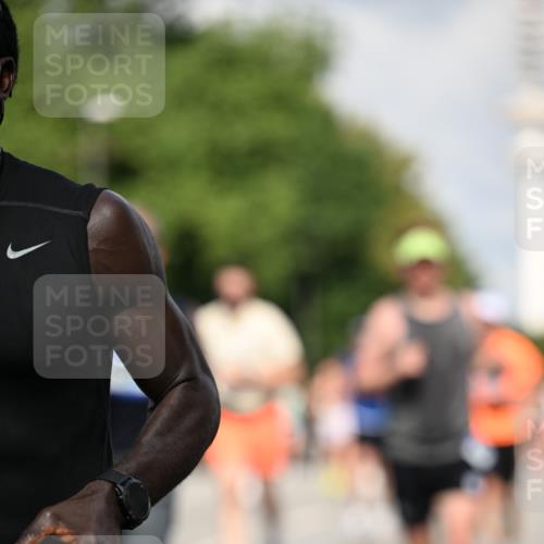 29.06.2025 - hella hamburg halbmarathon Dr. Thomas Lammeyer http://msf.ph/oto/8318095 29.06.2025 09:55:18 Kennedybrücke 1312, 1570, 1903, 1920, 2653, 2880, 3437, 3697, 4297, 4991, 4999, 5014, 5129, 5410, 5987, 6490, 6770, 7092, 7105, 7363, 7962, 8074, 8346, 8359, 8871, 8900, 9114, 9358, 9364, 9659, 10319, 10375, 10480, 10669, 11021, 11417 meine-sportfotos.de