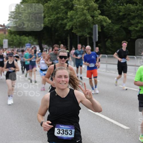 29.06.2025 - hella hamburg halbmarathon Jannik Wohlers http://msf.ph/oto/8318119 29.06.2025 10:39:03 Lombardsbrücke 1856, 1883, 2092, 2578, 2843, 3275, 3353, 3727, 4523, 4603, 4609, 4659, 4855, 4882, 5045, 6321, 6342, 6343, 6719, 6726, 6748, 7501, 7524, 7684, 8203, 8243, 8995, 9393, 9569, 9698, 9777, 10512, 10626, 10627, 10849, 10888, 11129, 11313, 11381, 11382, 11461, 11533, 11729, 12150, 12217, 12391, 12680, 13178, 13461, 13495, 13519, 14111, 14114, 14299, 14674, 14871, 15112, 15433, 15494, 15536, 16178, 16382, 16866, 16869, 16884, 17379, 17536, 17666 meine-sportfotos.de