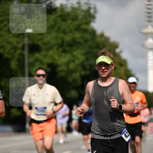 29.06.2025 - hella hamburg halbmarathon Dr. Thomas Lammeyer http://msf.ph/oto/8318148 29.06.2025 09:55:19 Kennedybrücke 1312, 1353, 1570, 1903, 1920, 2653, 2880, 3437, 3697, 4297, 4991, 4999, 5014, 5129, 5410, 5987, 6490, 6770, 7092, 7105, 7363, 7962, 8074, 8346, 8359, 8871, 8900, 9114, 9358, 9364, 9659, 10319, 10375, 10480, 10669, 11021, 11417 meine-sportfotos.de
